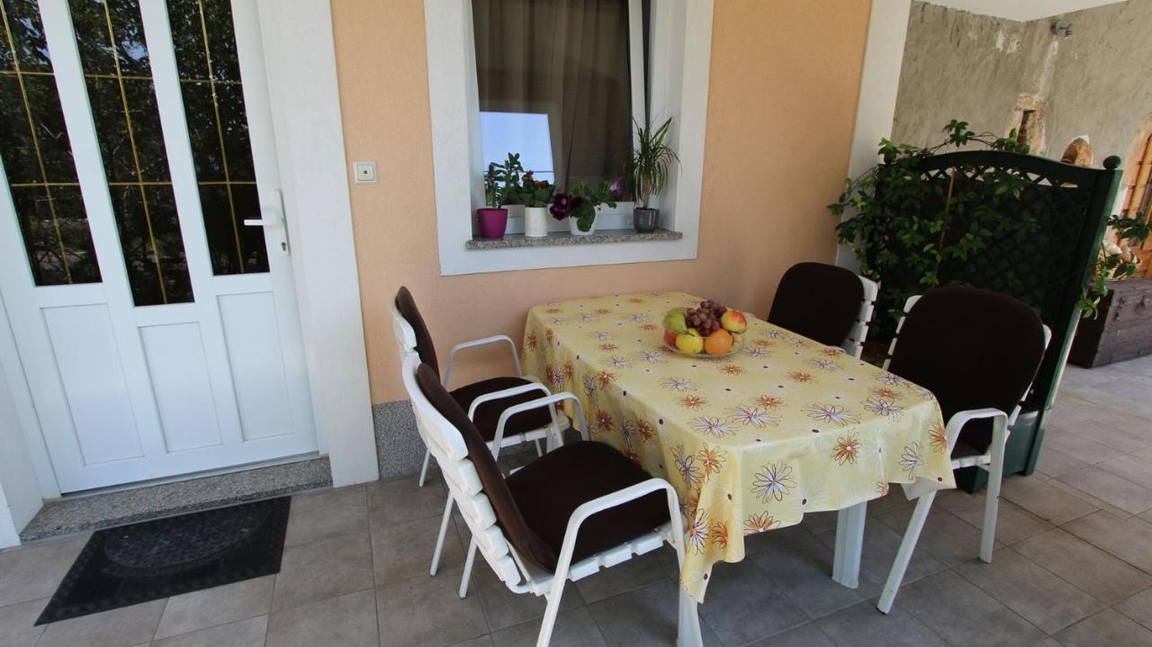 Apartments Kirincic Sveti Vid-Miholjice ภายนอก รูปภาพ