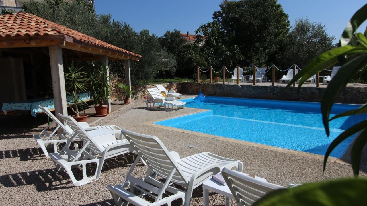 Apartments Kirincic Sveti Vid-Miholjice ภายนอก รูปภาพ