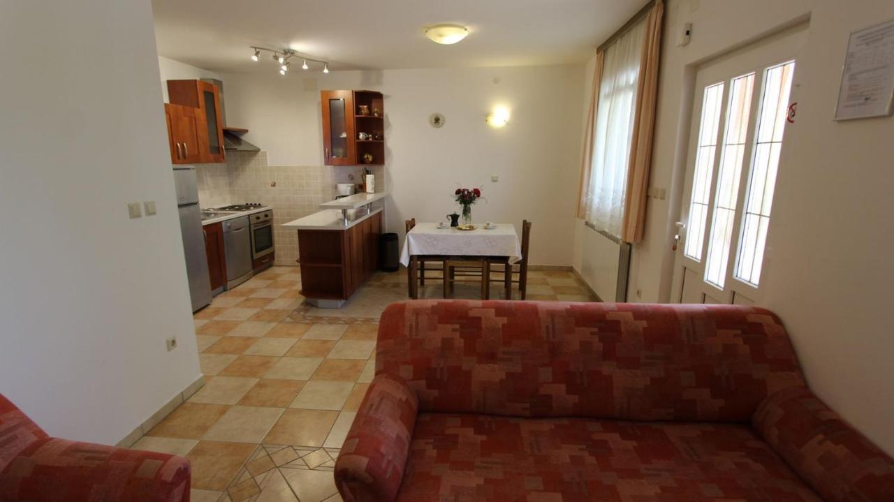 Apartments Kirincic Sveti Vid-Miholjice ภายนอก รูปภาพ