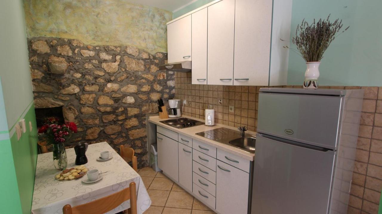 Apartments Kirincic Sveti Vid-Miholjice ภายนอก รูปภาพ