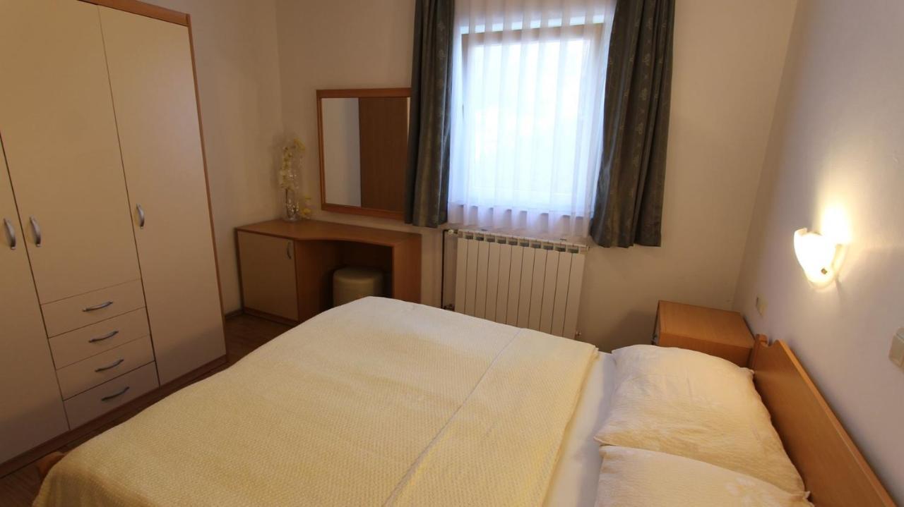 Apartments Kirincic Sveti Vid-Miholjice ภายนอก รูปภาพ