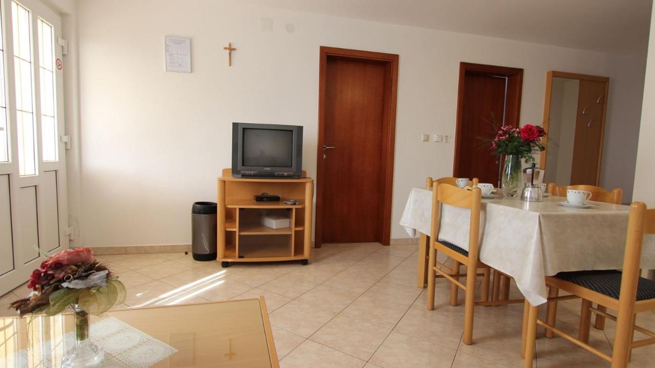 Apartments Kirincic Sveti Vid-Miholjice ภายนอก รูปภาพ