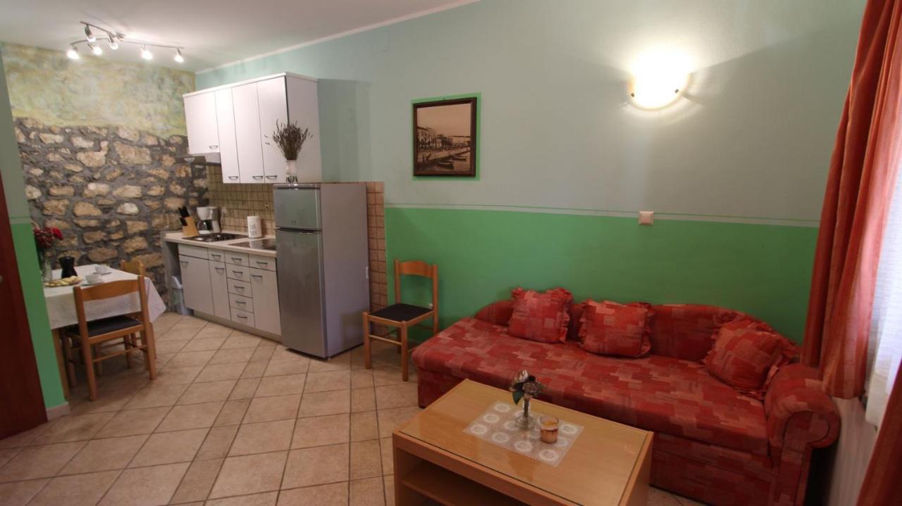 Apartments Kirincic Sveti Vid-Miholjice ภายนอก รูปภาพ