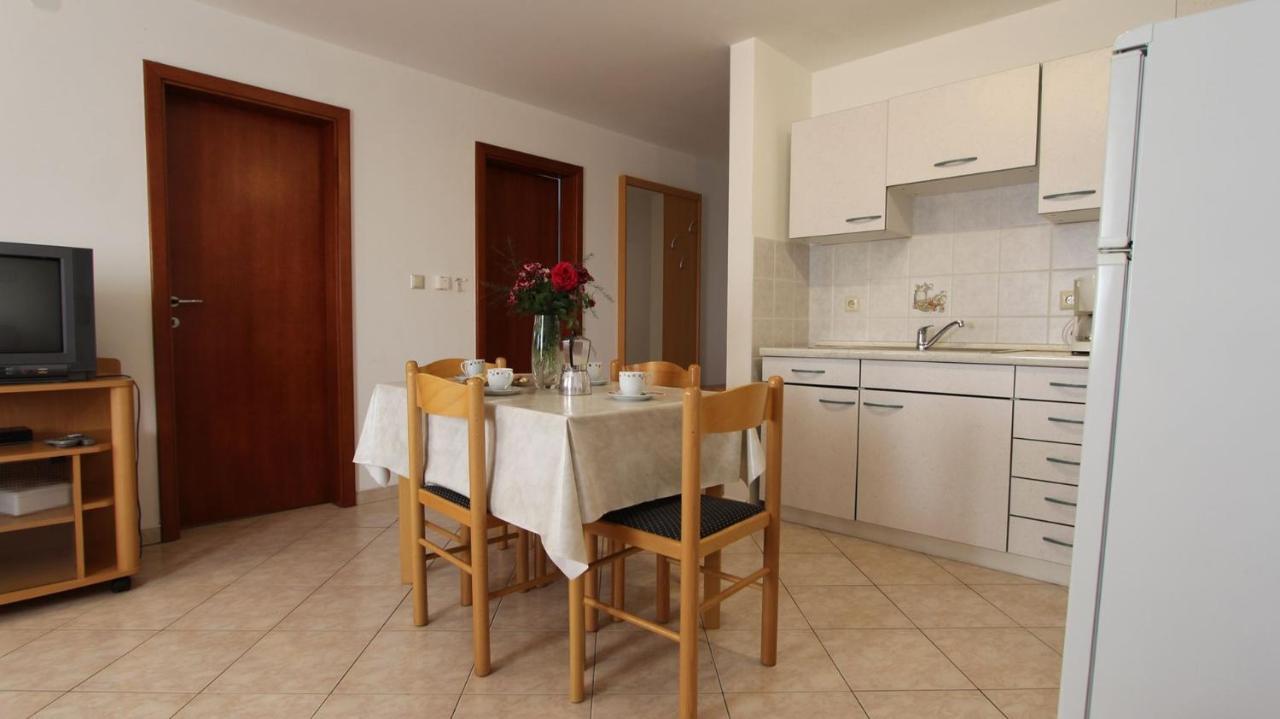 Apartments Kirincic Sveti Vid-Miholjice ภายนอก รูปภาพ