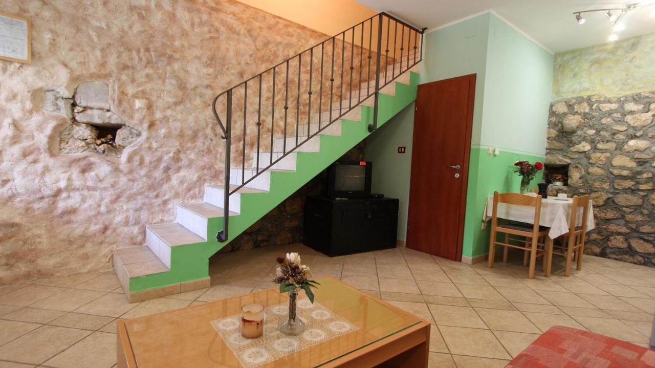 Apartments Kirincic Sveti Vid-Miholjice ภายนอก รูปภาพ